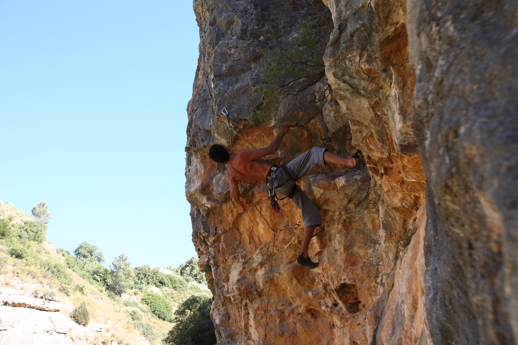 Ahí viene el 7a  - Merli apunto de afrontar el paso de la vía... sin duda aquí está el 7a 