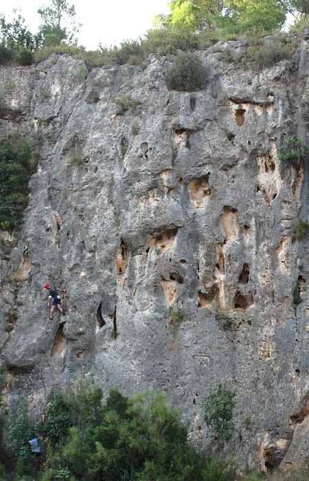 Esaú calentando...  - Esaú calentando motores en la primera vía... un quinto algo apretón. 