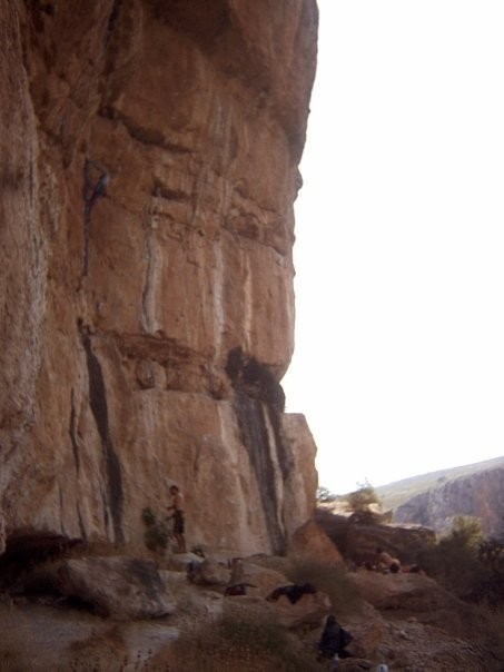 sector Tio José  - situado en la parte derecha de la pared junto al pueblo 