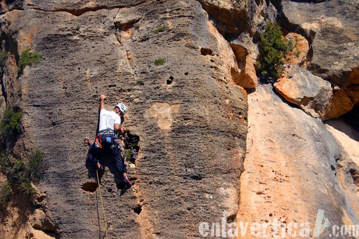 Para empezar...  - Escalanda en la Mola de Montesa. 