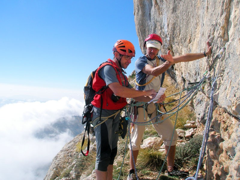 Interpretando  - Javi y Ramón en la sexta reunión interpretando el croquis para no embarcarse. 