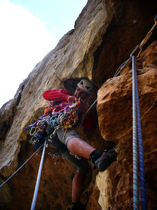 La entrada  - Jaime entrando al 4º y último largo de esta ascensión de Dioses. 