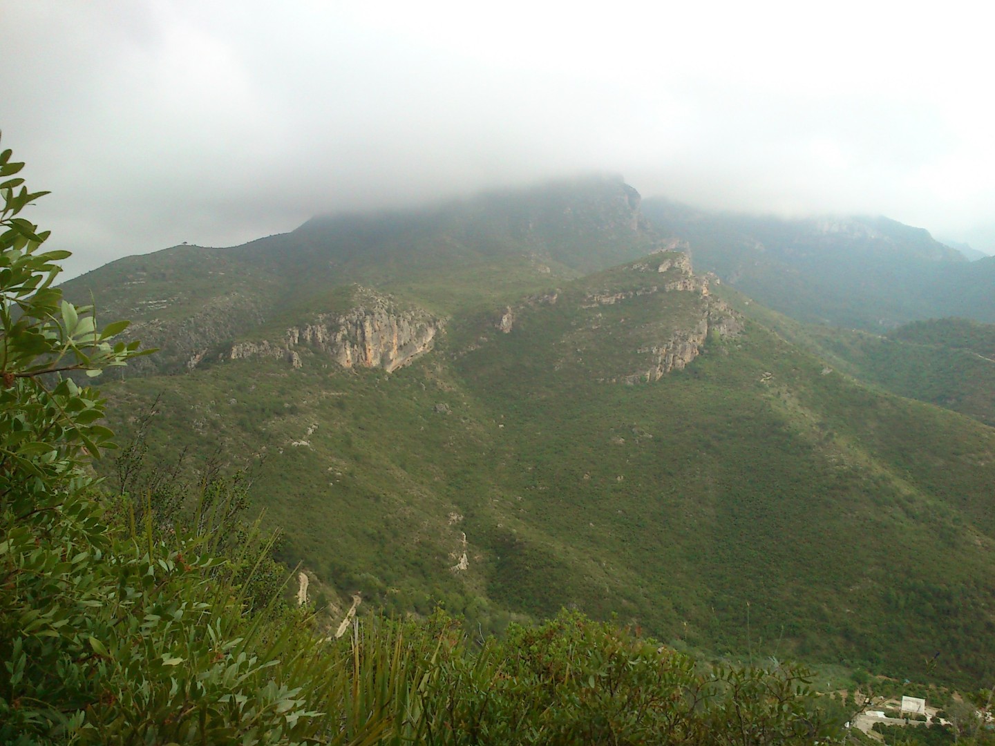 Cielo amenazante  - Frente al Tallat, sobre el Cavall Bernat 