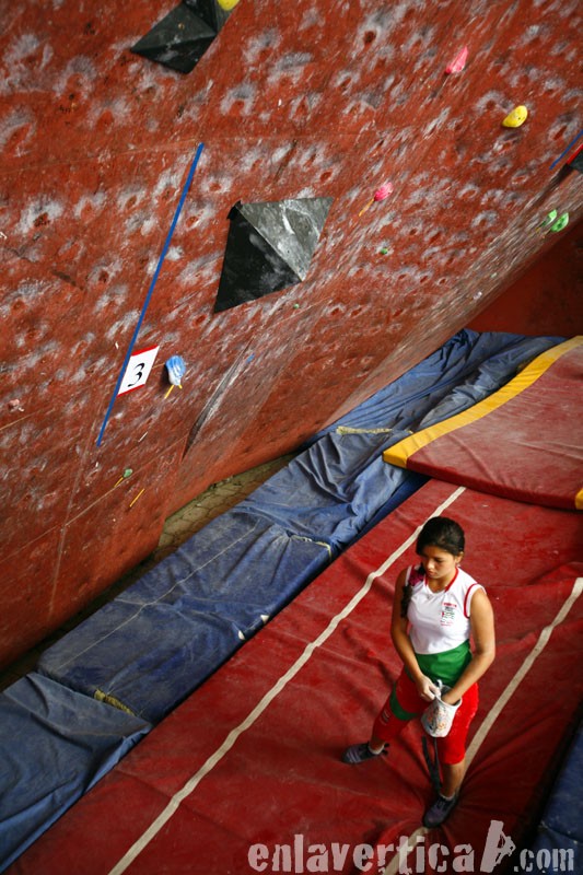 Concentración  - Final del Campeonato Nacional de Escalada en Ecuador: modalidad bloque 