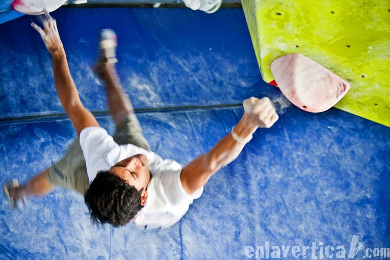 Adiós yema!!  - Campeonato de escalada en bloque y dificultad Vértigo 