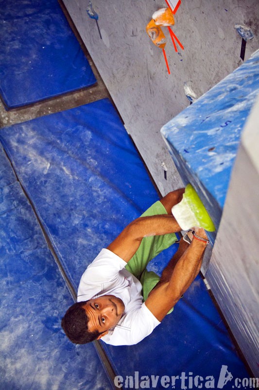 Carlos Petro  - El campeón del Campeonato de Escalada en Bloque y Dificultad Vértigo 