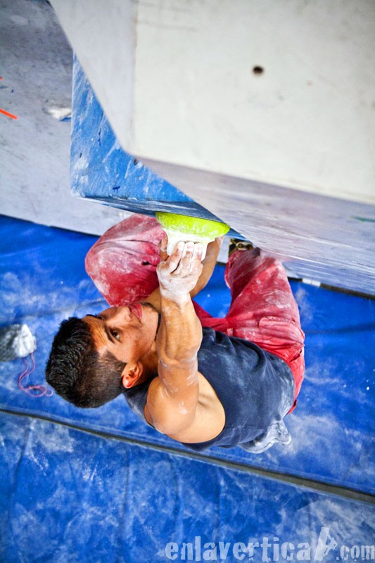 Ahí estamos!!  - Campeonato de Escalada en Bloque y Dificultad Vértigo 