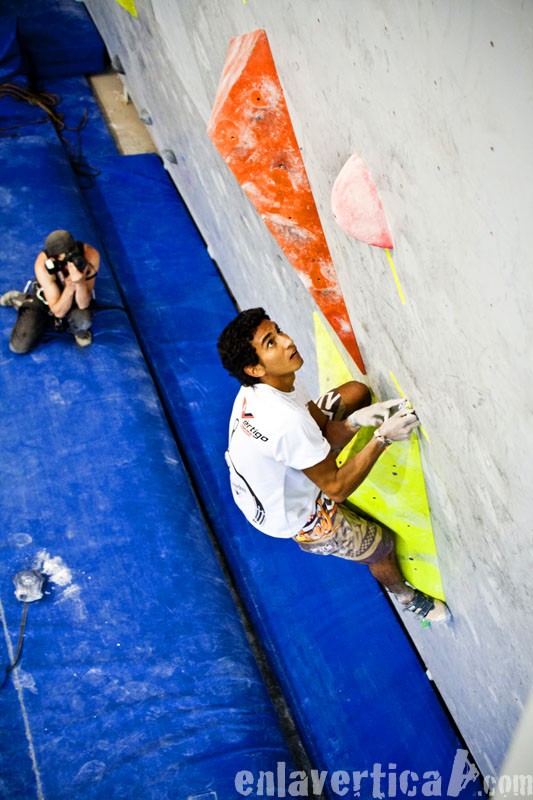 Segundo bloque  - El segundo bloque de la final del Campeonato de Escalada en Bloque y Dificultad Vértigo 