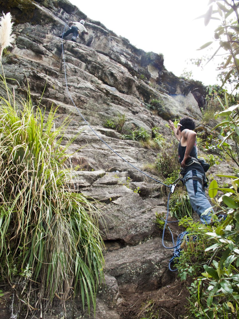 Andres en kiruplate  - Explorando las vías fáciles del cojitambo... vías disfrutonas 