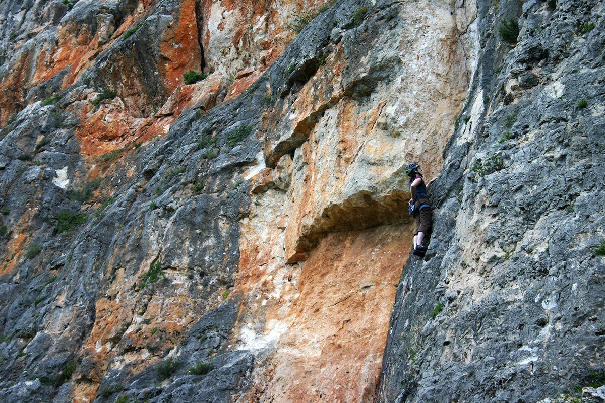 Mirando el paso  - Ese es el espíritu, pelear las vías hasta que salen. Un abrazo. 