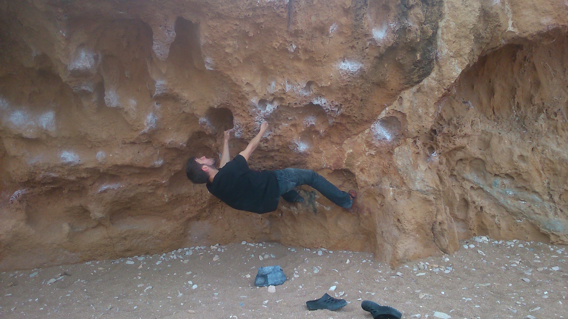 Hector Escaleitor  - Una mañanita en Denia, un poco de bloque,, inventando mis propias vias, y remojando los pies. 