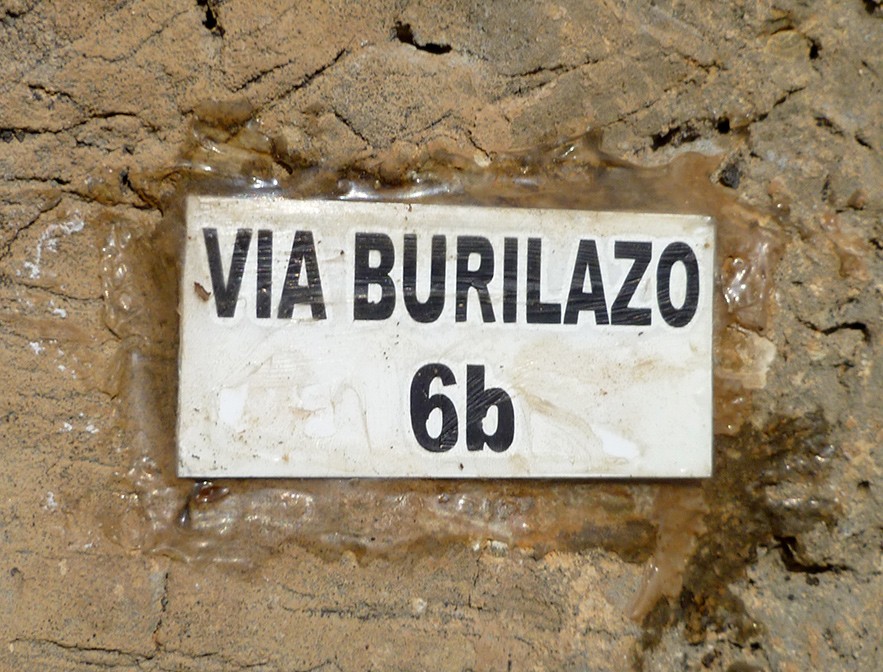 Cartel a pie de vía 