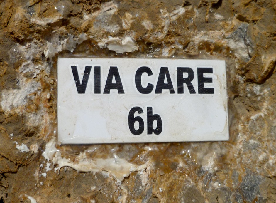 Cartel a pie de vía 