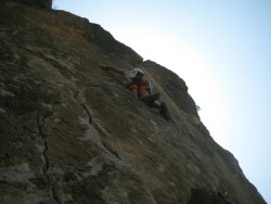 Javi,Pegate a la paret