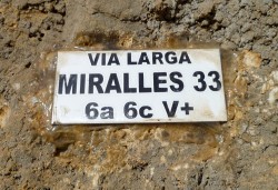 Cartel a pie de vía 