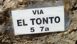 Cartel a pie de vía 