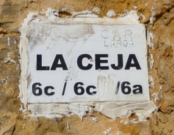 Cartel a pie de vía 