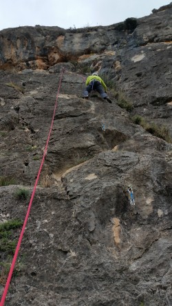 ESCALANDO EN PEÑAS ALTAS